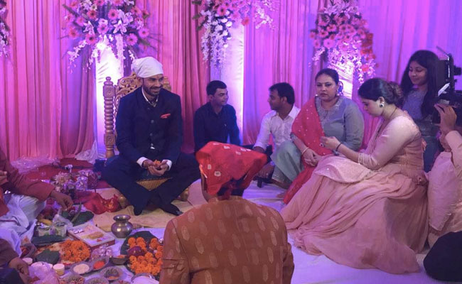 लालू यादव की गैर मौजूदगी में ऐश्वर्या राय की तेजप्रताप से हुई सगाई, देखें तस्वीरें