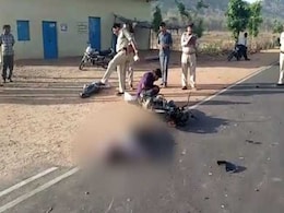 मध्यप्रदेश : टीआई ने पैर से शव को टटोला, जिंदा है या मुर्दा? मध्यप्रदेश : टीआई ने पैर से शव को टटोला, जिंदा है या मुर्दा?