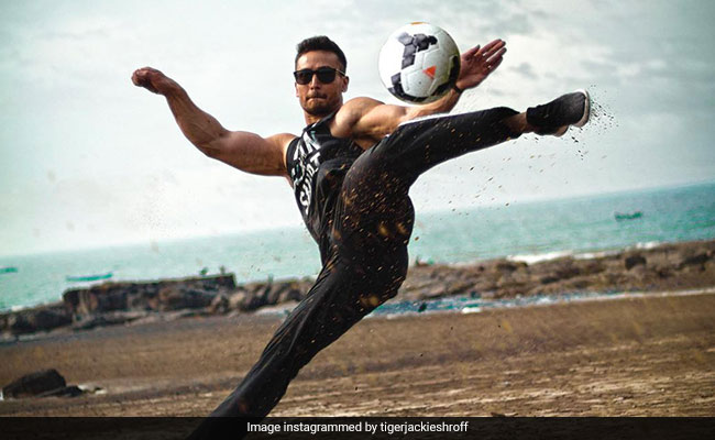 A Definitive List Of <i>Baaghi 2</i> Star Tiger Shroff&rsquo;s Legendary Flying Kicks