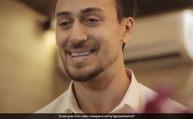 Baaghi 2 की बंपर कमाई से खुश टाइगर श्रॉफ ने फैन्स का ऐसे किया शुक्रियादा...