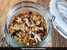Winter Special: Snack On This Healthy Trail Mix And Keep Yourself Warm In This Nippy Weather Winter Special: Snack On This Healthy Trail Mix And Keep Yourself Warm In This Nippy Weather