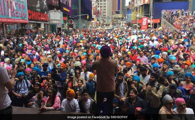 Sikh Group Ties "Over 9,000 Turbans" In US, Set World Record