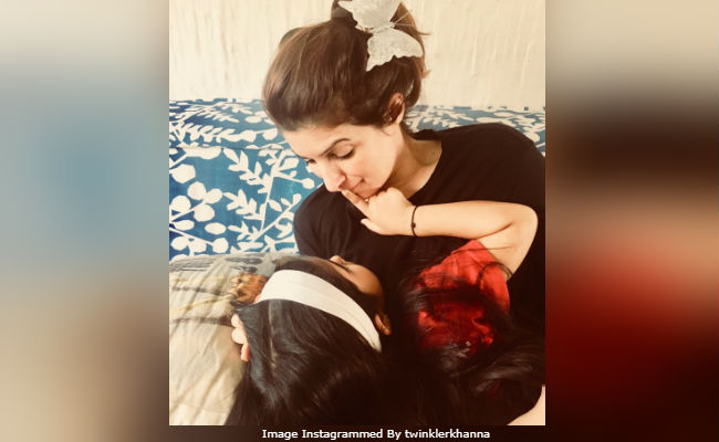 Like This Pic Of Twinkle Khanna And Nitara? So Do Anil Kapoor, Bobby Deol And Others