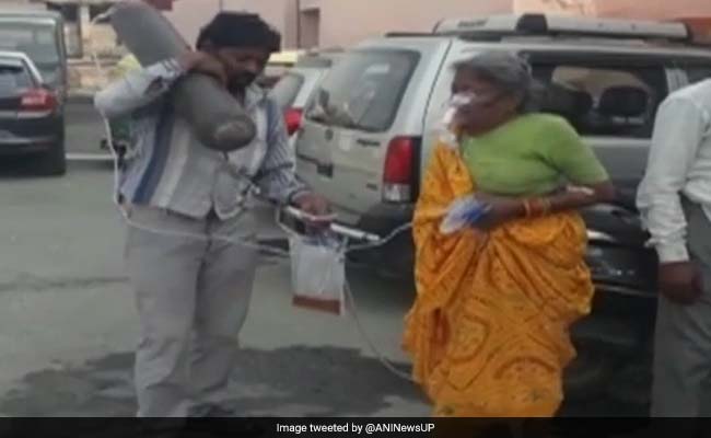 UP Man, Waiting For Ambulance With Oxygen Cylinder, Sparks Criticism