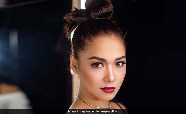 5 Summer Updo Hairstyles To Stop Your Neck From Getting Sweaty