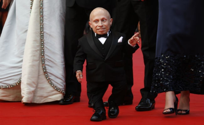 Actor Verne Troyer, Who Played 'Mini-Me' In 'Austin Powers' Dead at 49
