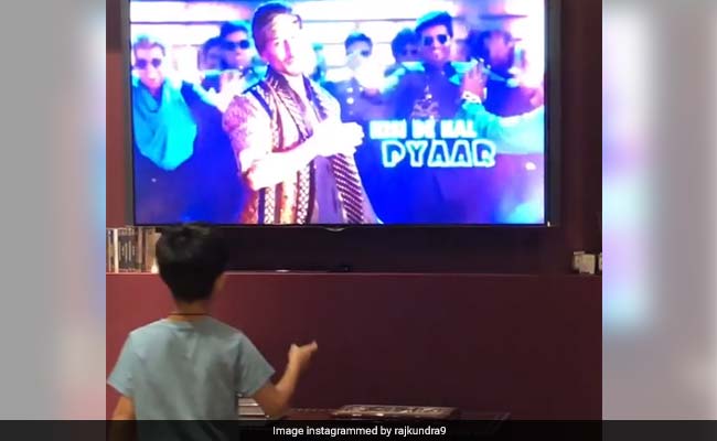 Baaghi टाइगर का फैन है ये Star Kid, टीवी के सामने जमकर किया डांस; देखें Video