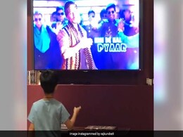 Baaghi टाइगर का फैन है ये Star Kid, टीवी के सामने जमकर किया डांस; देखें Video Baaghi टाइगर का फैन है ये Star Kid, टीवी के सामने जमकर किया डांस; देखें Video