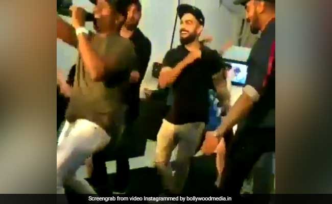 VIDEO: ड्वेन ब्रावो के रैप पर झूमकर नाचे विराट कोहली, भज्जी-राहुल ने भी किया डांस