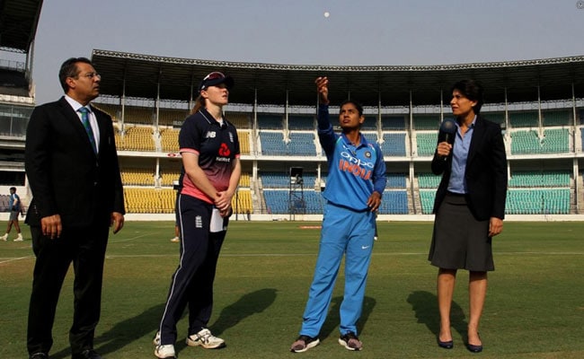 Women Cricket: भारत ने इंग्लैंड को हराकर हासिल की सीरीज में बढ़त, पूनम यादव व स्मृति मंधाना का जलवा