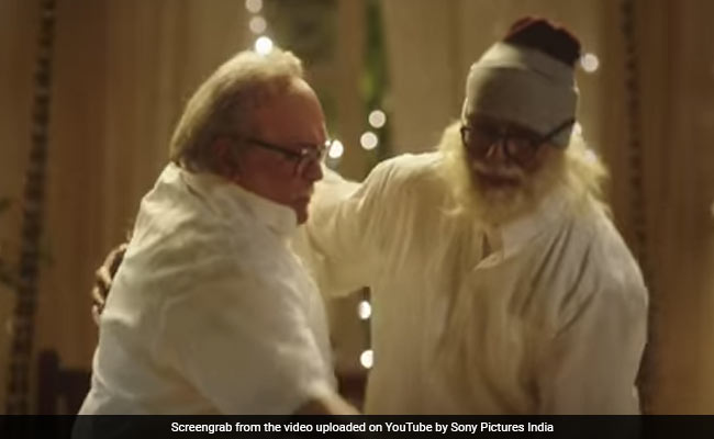 102 Not Out Box Office Collection Day 4: Amitabh Bachchan, Rishi Kapoor's  Film Still Going 'Super Strong', Earns 19.85 Crore