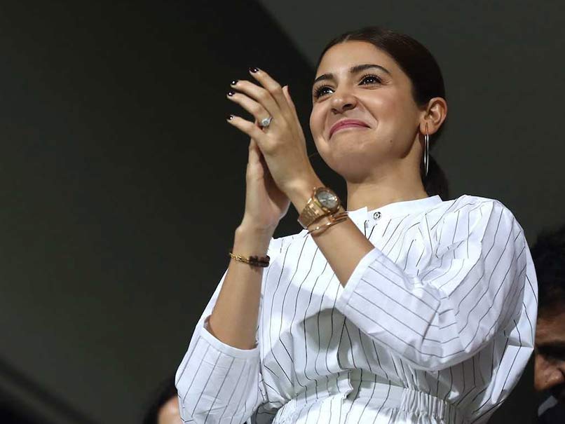 anushka sharma clapping bcci