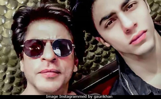 Aryan Looks Just Like Dad Shah Rukh Khan Internets Verdict On Gauris Pic 