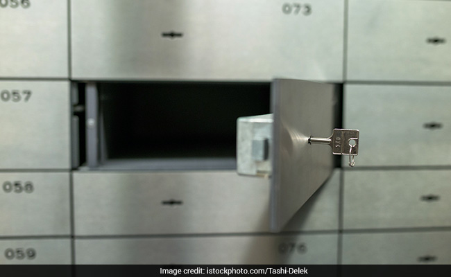 He Was Jailed For Robbing A Bank. On First Day Of Parole, He Did It Again