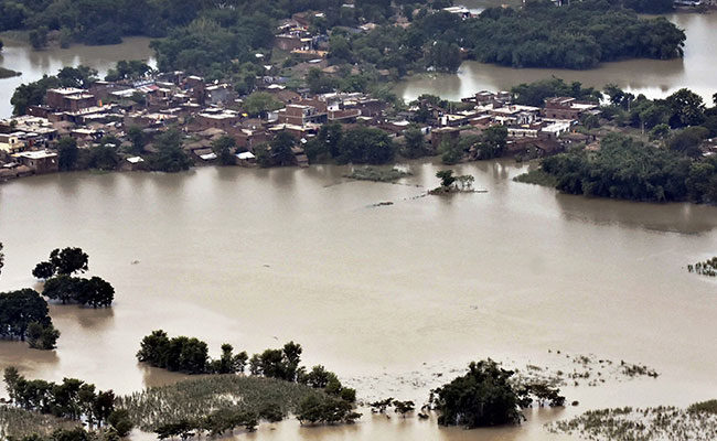 असम के कई जिले बाढ़ से प्रभावित, मदद के लिए सेना को बुलाया गया