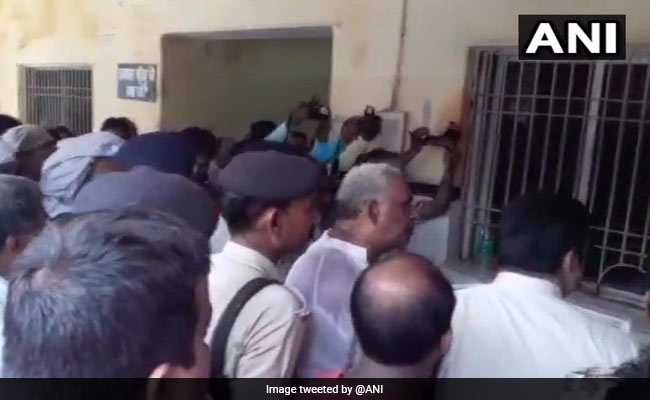 In Bihar, 2 Men On Motorcycle Enter School, Shoot Dead A Teacher