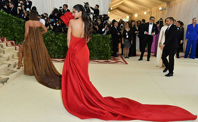 Met Gala: Turns Out, Deepika Padukone's Dress Did Follow The 'Heavenly Bodies' Theme