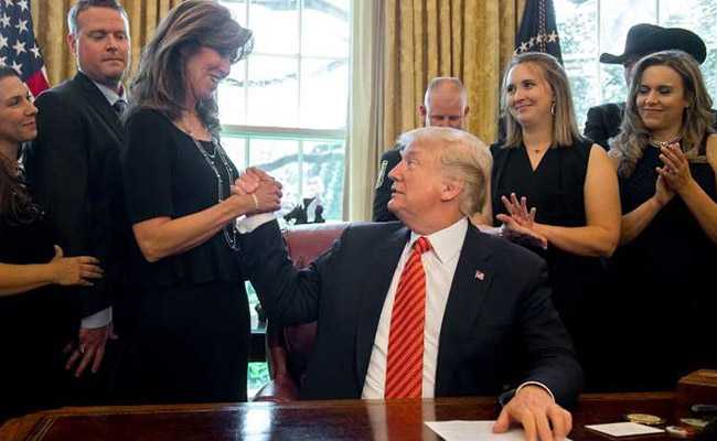 Image result for Trump met Tammie Jo Shults