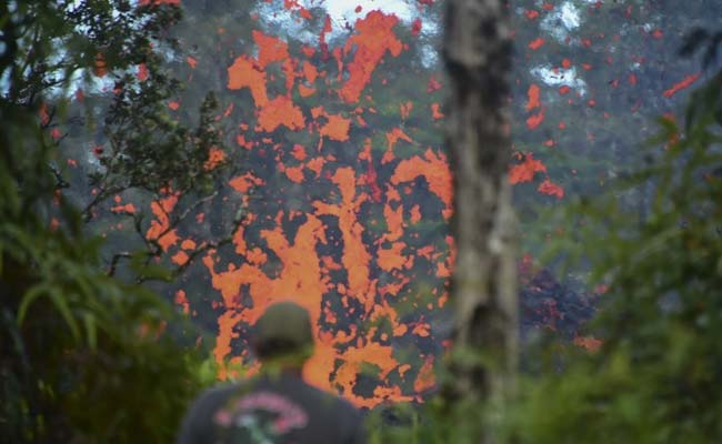 Lava Fountains And Noxious Gas Near Kilauea Volcano Send Residents Fleeing