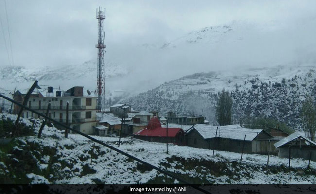 Himachal Pradesh Gets Snow, Rainfall