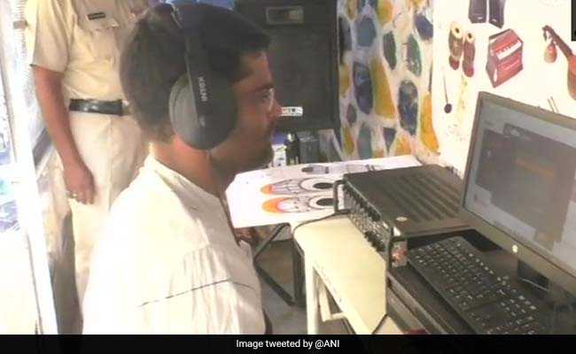 Run By Prisoners, This Maharashtra Jail Radio Station Takes Song Requests