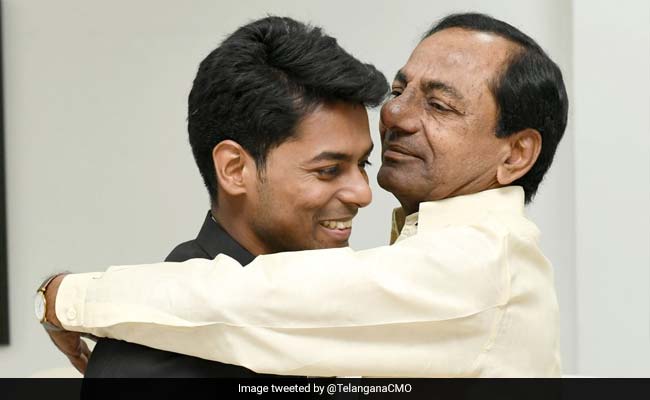 Telangana Chief Minister's Lunch With IAS Topper And His Parents