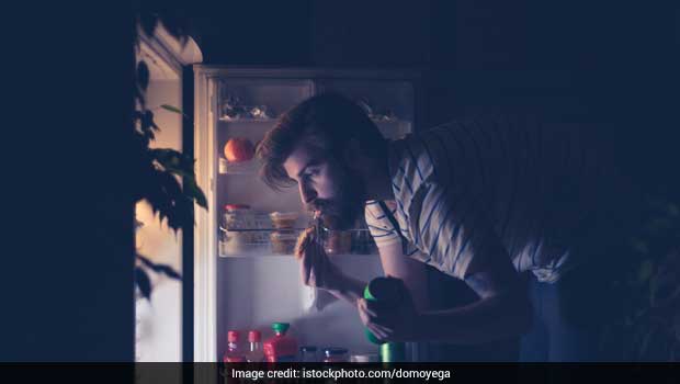 Snacking At Night? Here's How You Can Stop Binge-Eating - Expert Tips
