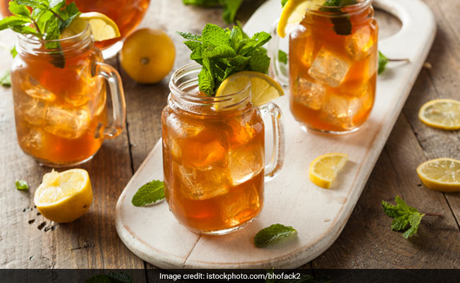 घर में बड़ी ही आसानी से बनाई जा सकती है Iced Tea, यहां जानिए टेस्टी आइस्ड टी बनाने की Recipe