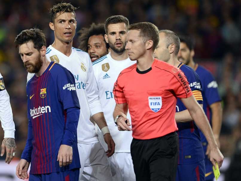Lionel Messi Strike Helps 10-Man Barcelona Draw vs Real Madrid As Cristiano Ronaldo Goes Off Injured