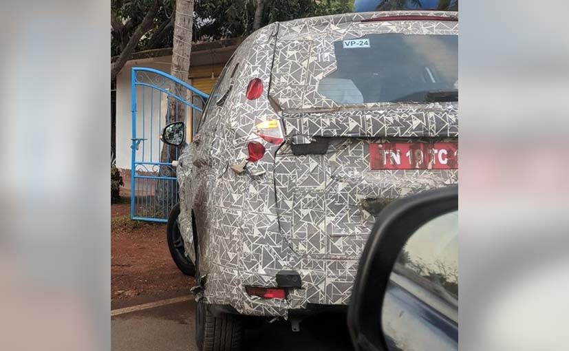 mahindra u321 mpv rear