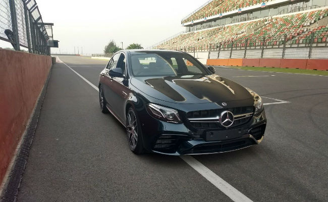 भारत में इलेक्ट्रिक वाहन पेश करने के लिए मर्सिडीज तैयार, लेकिन...