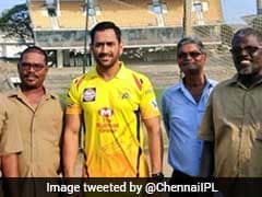 IPL 2018: MS Dhoni Spends Time With Stadium Ground Staff On Labour Day, Twitter Loves It