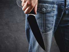 हैदराबाद : संबंध तोड़ने पर प्रेमी ने प्रेमिका को चाकू से हमला करके घायल किया