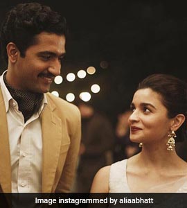 विक्की कौशल ने आलिया भट्ट से पूछा कैसे बनाई जाती है चाय? जवाब देते-देते अटकीं तो दीपिका को करनी पड़ी मदद