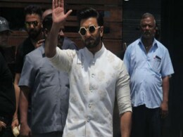 Ranveer Singh Had The Most Fun At Sonam Kapoor's Wedding (Despite Absence Of Rumoured Girlfriend Deepika Padukone) Ranveer Singh Had The Most Fun At Sonam Kapoor's Wedding (Despite Absence Of Rumoured Girlfriend Deepika Padukone)