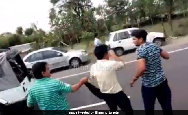 BJP Minister's Convoy Attacked Over Demands Of CBI Inquiry In Kathua Rape