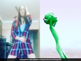 इस सिंगर ने किया एलियन के साथ डांस, Video देख रोक न पाएंगे हंसी! इस सिंगर ने किया एलियन के साथ डांस, Video देख रोक न पाएंगे हंसी!