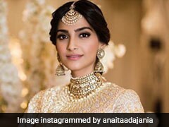 Sonam Kapoor Wore Her Mom's Jewellery At <i>Mehendi</i> And Not For The First Time