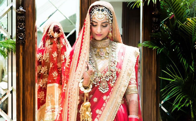 14.8k Likes, 63 Comments - Shruti Sharma (@shrutisharmamakeup) on Instagram:  “What a stunner! #… | Indian bridal dress, Indian bridal outfits, Indian  bridal fashion