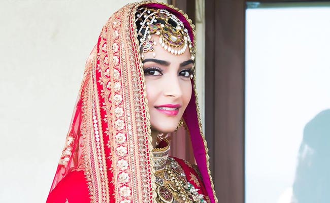 Sonam Kapoor And Anand Ahuja's Wedding: Here's A Good Look At Sonam's Bridal <i>Lehenga</i>