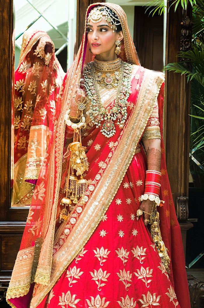 Sonam Kapoor And Anand Ahuja's Wedding: Here's A Good Look At Sonam's  Bridal Lehenga