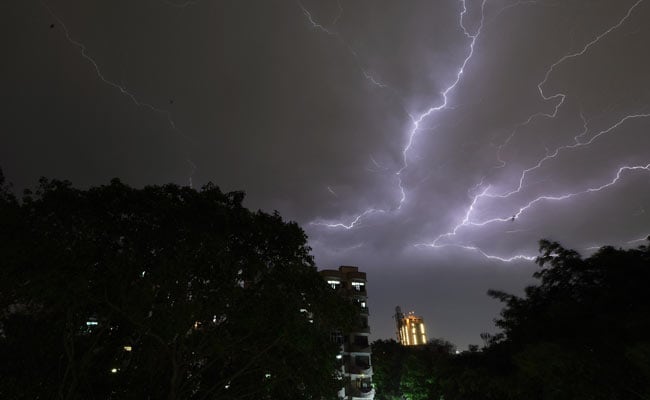 Weather Office Warns Of Thunderstorm In Madhya Pradesh, Maharashtra