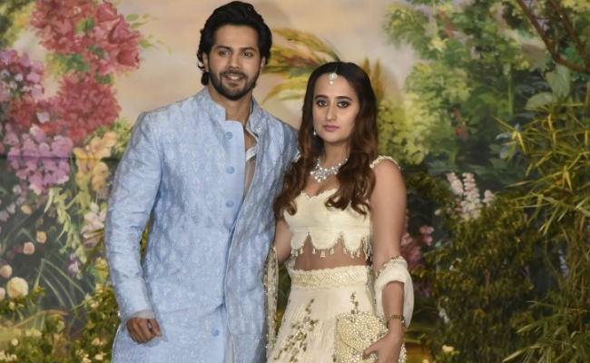 Varun Dhawan And Rumoured Girlfriend Natasha Dalal Trend For Making Couple Entry At Sonam Kapoor's Reception