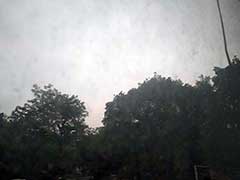 दिल्ली एनसीआर में बदला मौसम का मिजाज, चली तेज हवाएं 