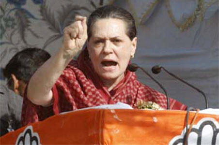 EC split on Sonia disqualification issue