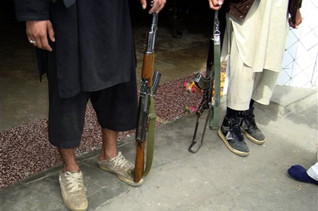 Pak Taliban publicly execute couple for 'illicit relations'