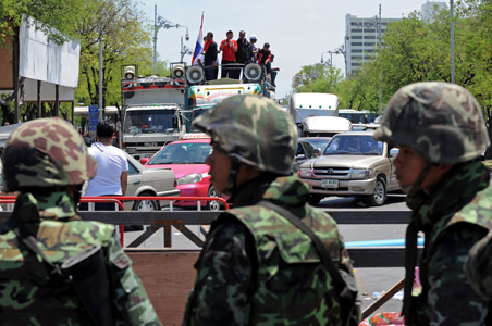 Thai demonstrators buckle under army pressure
