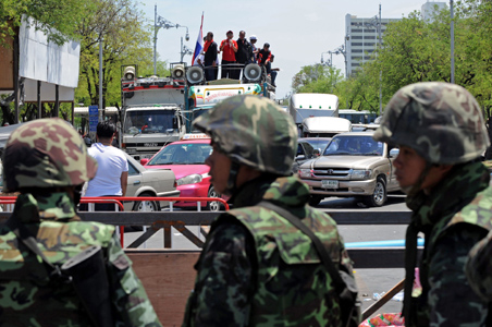 Thai demonstrators buckle under army pressure