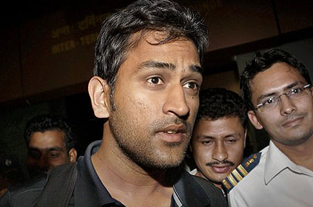 Dhoni's elder brother joins BJP