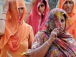 Polling ends in Naxal-affected areas; 124 seats up for grabs Polling ends in Naxal-affected areas; 124 seats up for grabs